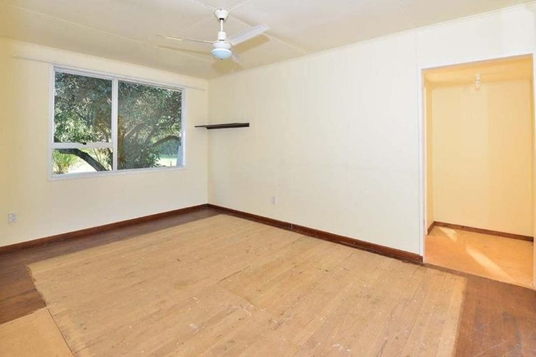 Photo of property in 3265 South Head Road, South Head, Helensville, 0874