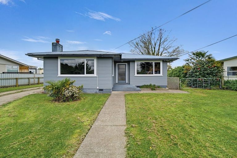 Photo of property in 19 Bennett Street, Waipawa, 4210