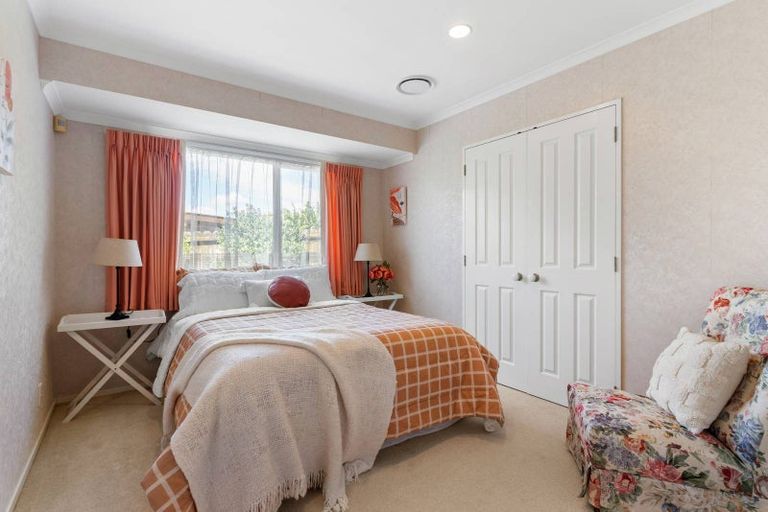 Photo of property in 10 Yarlside Place, Northpark, Auckland, 2013