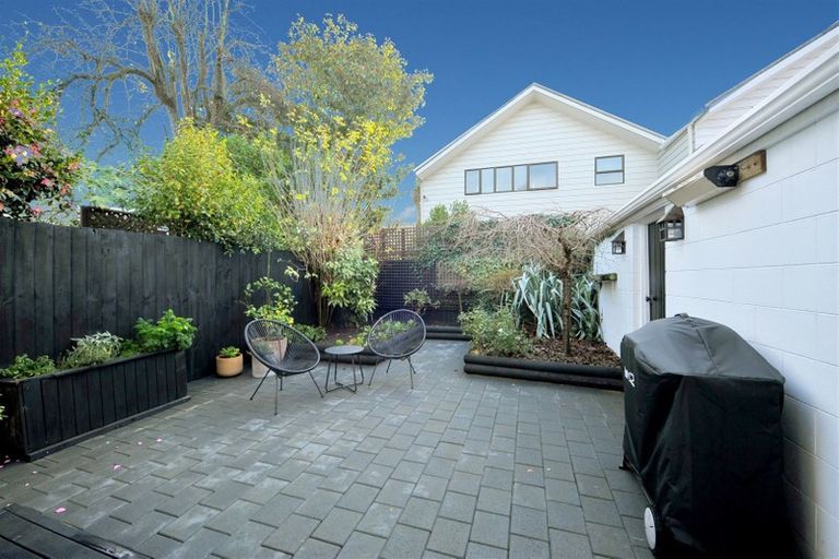 Photo of property in 2/71 Office Road, Merivale, Christchurch, 8014