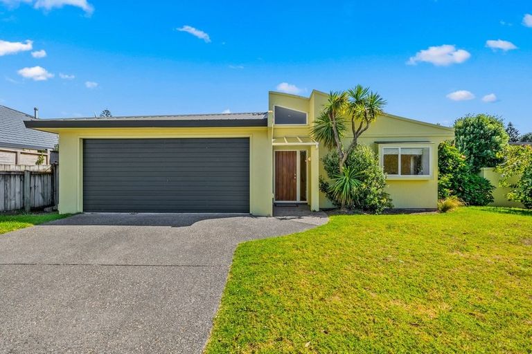 Photo of property in 11 Avion Terrace, Raumati Beach, Paraparaumu, 5032