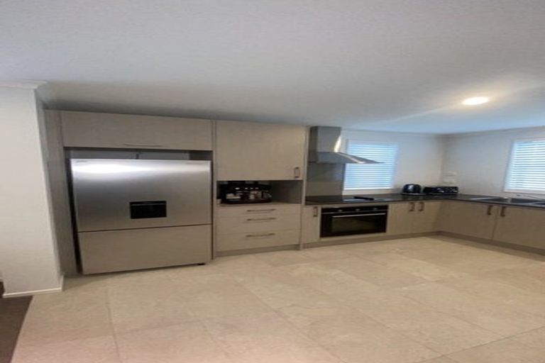 Photo of property in 15 Saddleback Crescent, Papakura, 2110