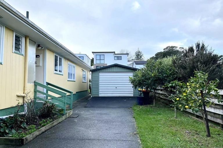 Photo of property in 7 Sequoia Place, Sunnynook, Auckland, 0620