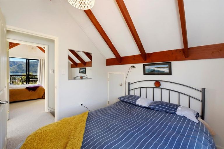 Photo of property in 5 Kaimiko Place, Okiwi Bay, 7193