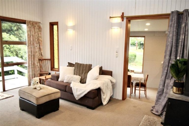 Photo of property in 6 Oxford Road, Lake Rotoma, Rotorua, 3074