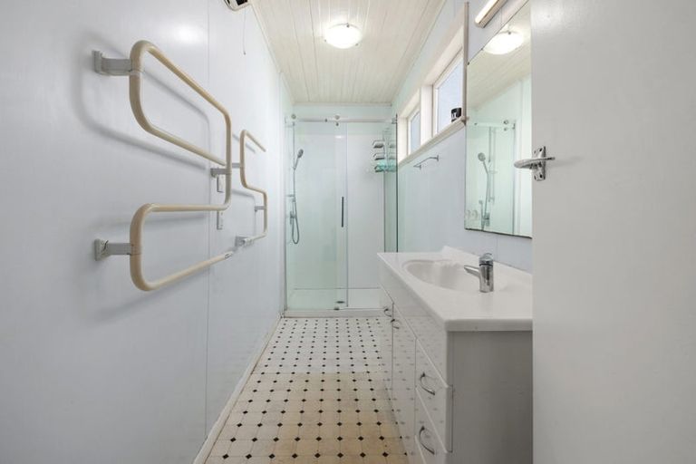 Photo of property in 23 Moir Street, Mount Victoria, Wellington, 6011