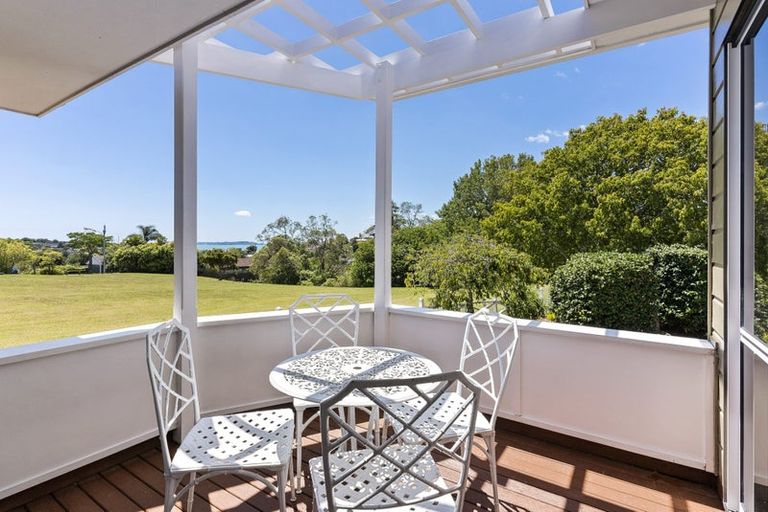 Photo of property in 14 Cyclades Place, Shelly Park, Auckland, 2014