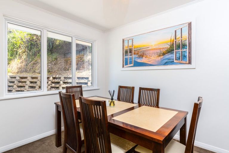 Photo of property in 20 Pinehaven Road, Pinehaven, Upper Hutt, 5019