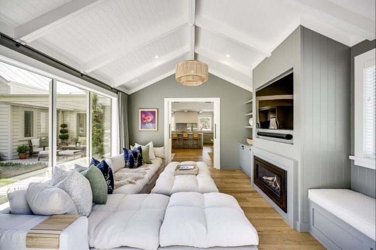 Photo of property in 12 Taruna Place, Havelock North, 4130