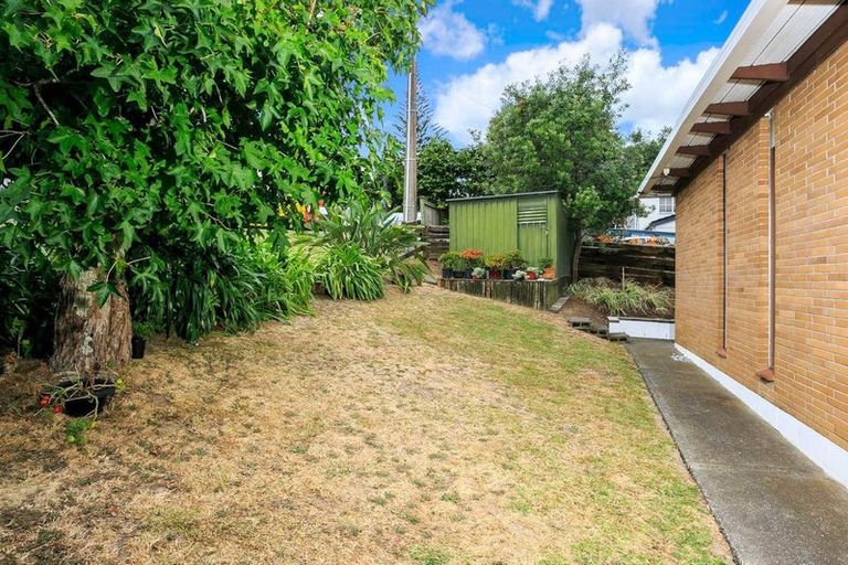 Photo of property in 1/4 Lynn Road, Bayview, Auckland, 0629