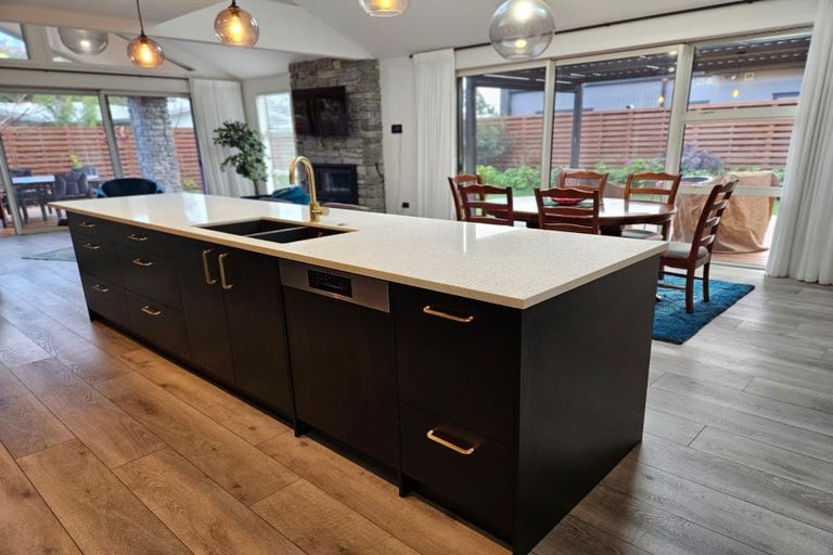 Photo of property in 5 Okoare Lane, Ferndale, New Plymouth, 4310