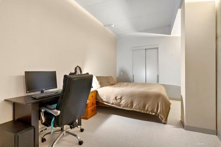 Photo of property in Gerondis Bldg Apartments, 209/60 Willis Street, Wellington Central, Wellington, 6011