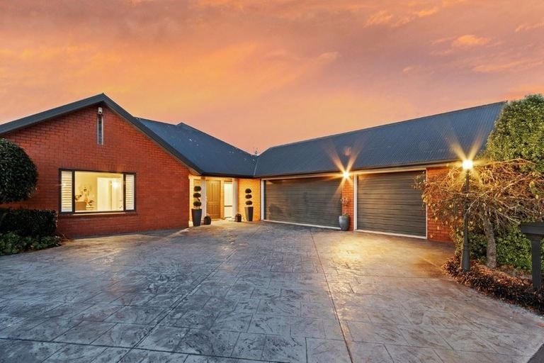 Photo of property in 6 Meadowcroft Lane, Harewood, Christchurch, 8051