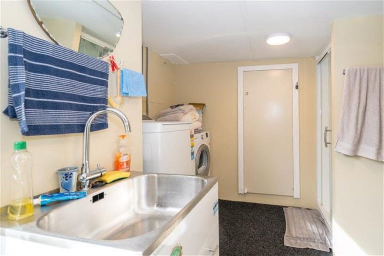 Photo of property in 25 Nore Street, Waihola, Milton, 9073