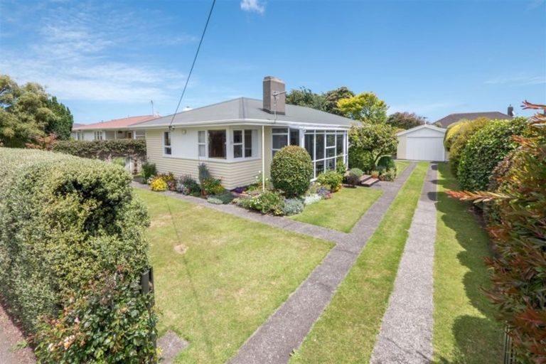 Photo of property in 39 Reid Avenue, Hawera, 4610