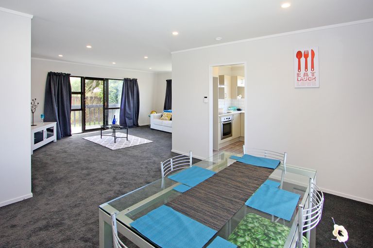 Photo of property in 1/6 Hatherley Place, Clendon Park, Auckland, 2103