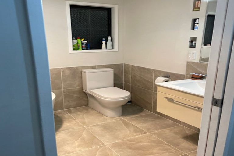 Photo of property in 22 Cleat Street, Whitby, Porirua, 5024