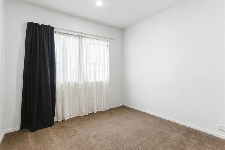 Photo of property in 5 Lumino Lane, Henderson, Auckland, 0612
