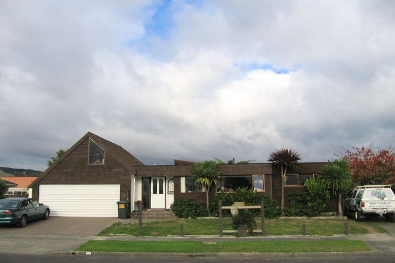 Photo of property in 52 Belvedere Avenue, Waikanae, 5036