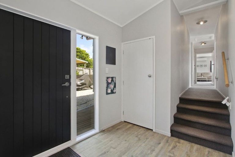 Photo of property in 25 Crispe Road, Clarks Beach, 2122
