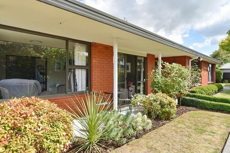 Photo of property in 15 Connemara Drive, Northwood, Christchurch, 8051
