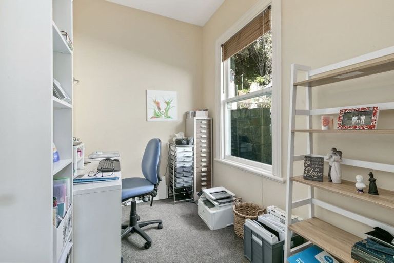 Photo of property in 69 Muritai Road, Eastbourne, Lower Hutt, 5013