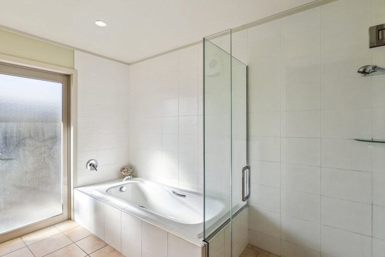 Photo of property in 33 Marram Way, Peka Peka, Waikanae, 5391