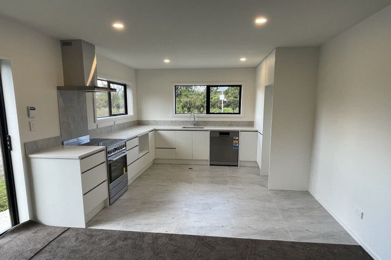 Photo of property in 7 Winnie Close, Acacia Bay, Taupo, 3330