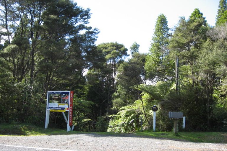 Photo of property in 202 Forest Hill Road, Waiatarua, Auckland, 0612