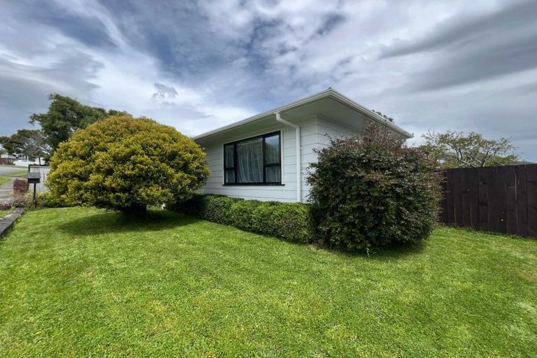 Photo of property in 8 Drummond Crescent, Kelson, Lower Hutt, 5010