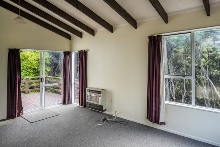 Photo of property in 23 Woolwich Close, Whitby, Porirua, 5024