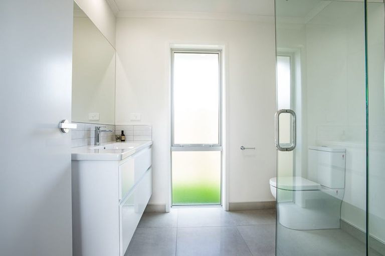 Photo of property in 14d Rose Leigh Drive, Cambridge, 3434