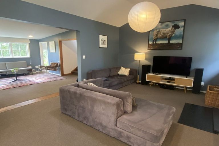 Photo of property in 105 Takahe Road, Titirangi, Auckland, 0604