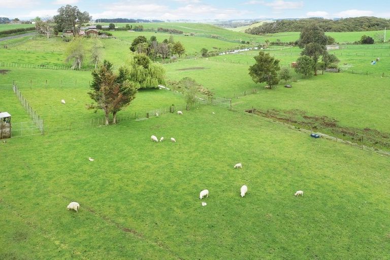 Photo of property in 210 Morrison Road, Pukekawa, Tuakau, 2696