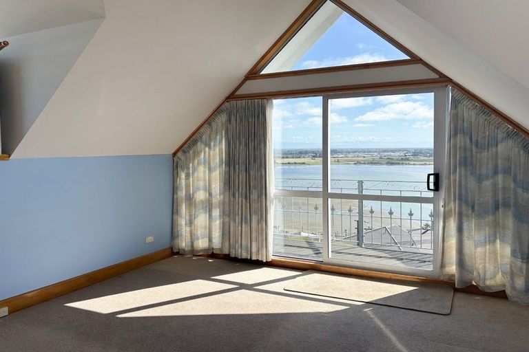 Photo of property in 40 Saint Andrews Hill Road, Mount Pleasant, Christchurch, 8081