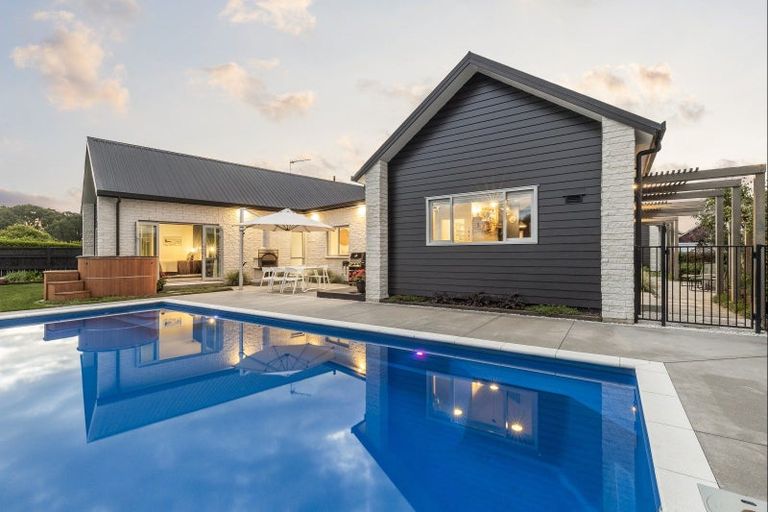 Photo of property in 33 Jarrett Terrace, Leamington, Cambridge, 3432