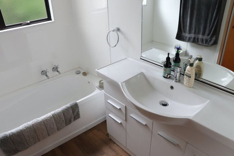 Photo of property in 90a Edgecumbe Road, Tauranga, 3110