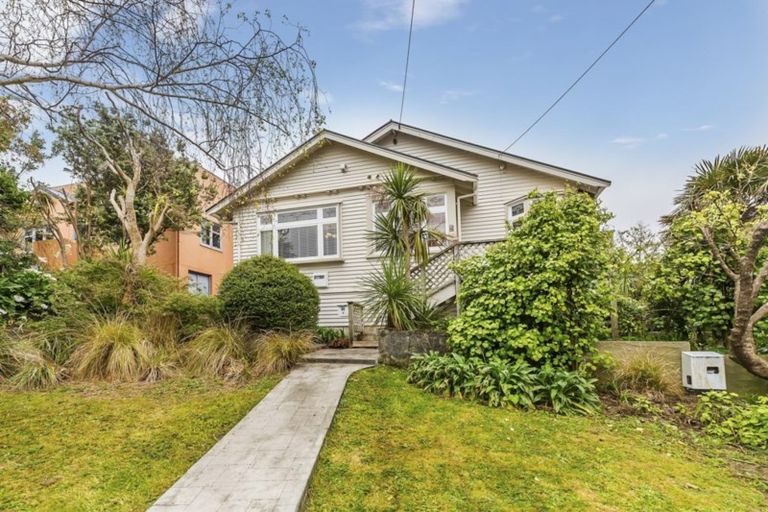 Photo of property in 62 Te Wharepouri Street, Berhampore, Wellington, 6023