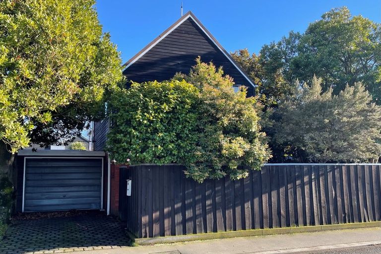 Photo of property in 2c Coles Place, St Albans, Christchurch, 8014