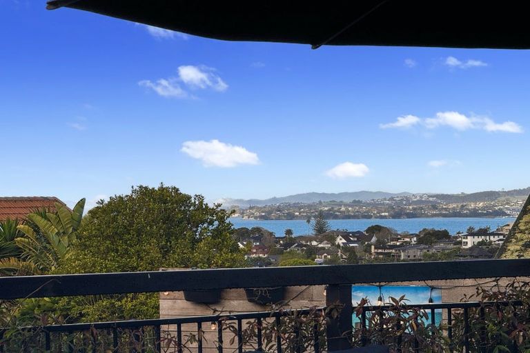 Photo of property in 81 Bleakhouse Road, Howick, Auckland, 2014