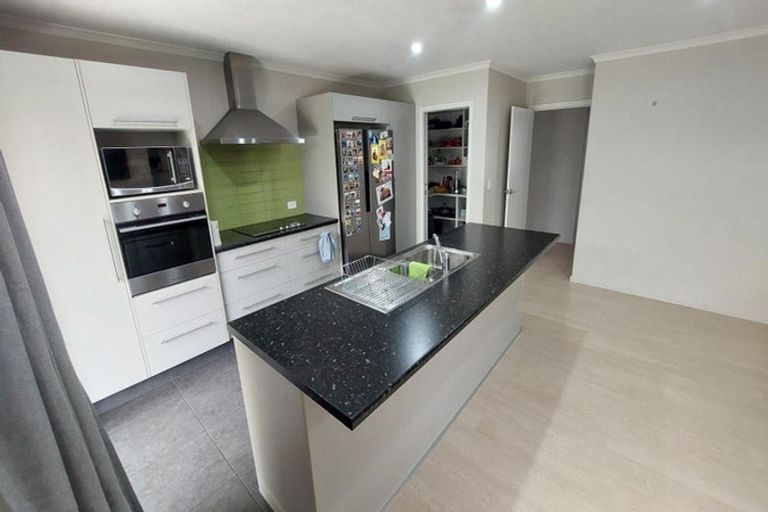 Photo of property in 19 Mcdermott Place, Halswell, Christchurch, 8025