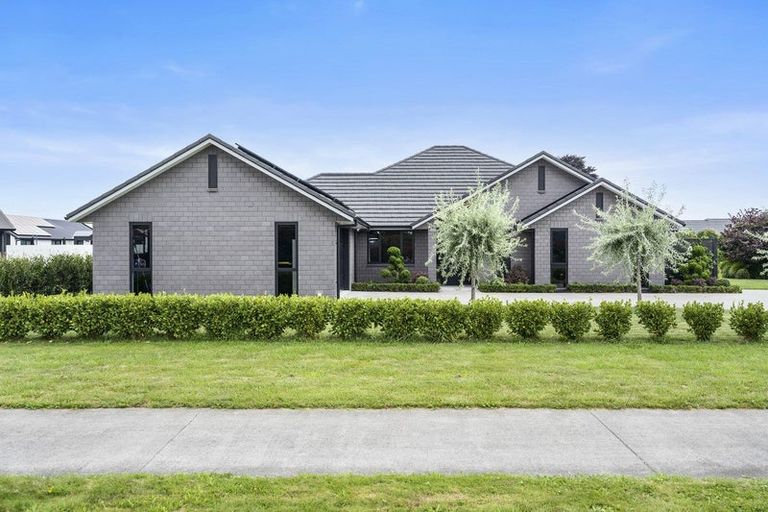 Photo of property in 131 Saint Kilda Road, Cambridge, 3434