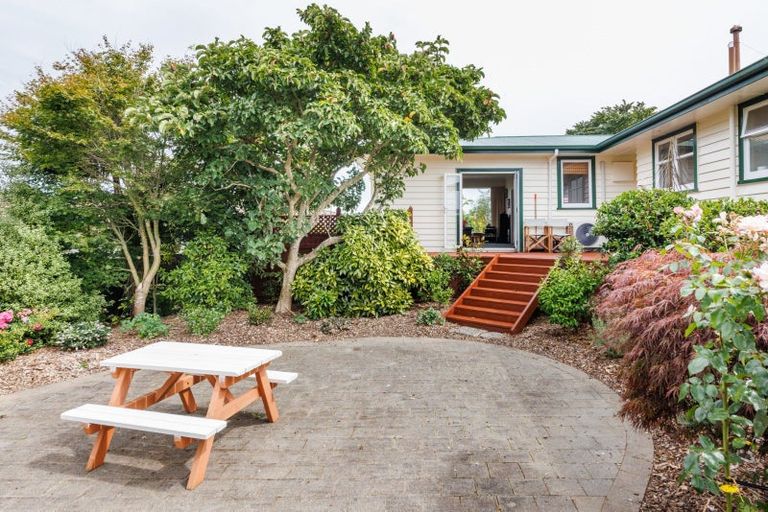 Photo of property in 5 Wigan Place, Hokowhitu, Palmerston North, 4410