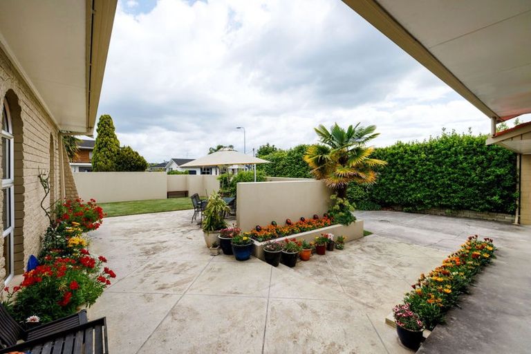 Photo of property in 10 Madill Road, St Andrews, Hamilton, 3200