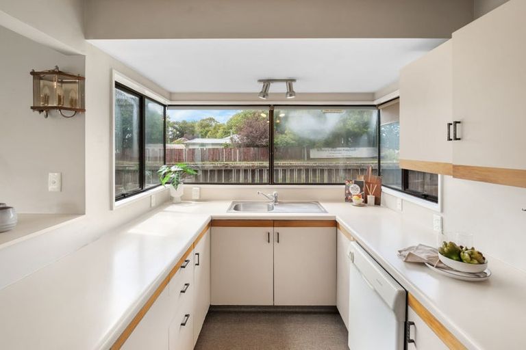 Photo of property in 2/9 Ludecke Place, Sockburn, Christchurch, 8042