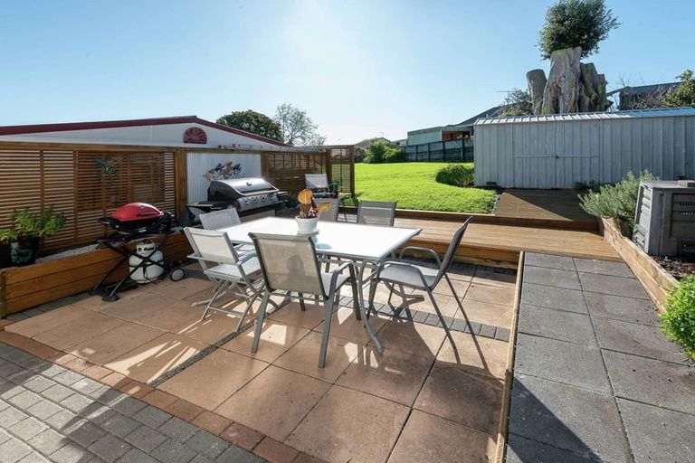 Photo of property in 69 Lewisham Street, Highland Park, Auckland, 2010