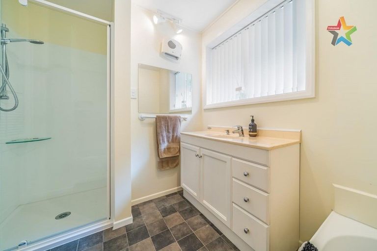 Photo of property in 42 Akatea Road, Korokoro, Lower Hutt, 5012