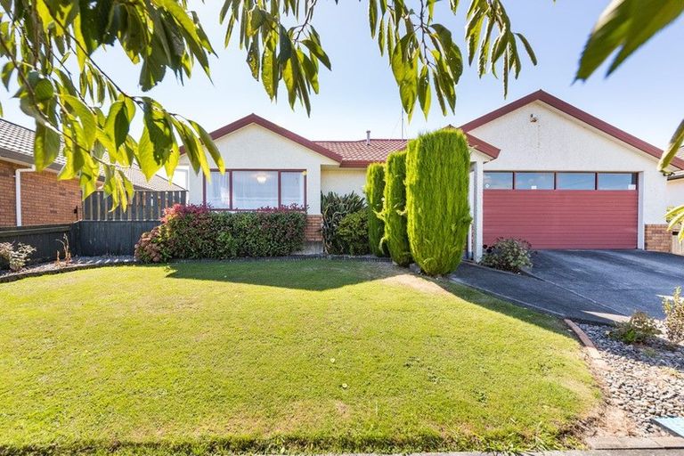 Photo of property in 14 Montana Way, Milson, Palmerston North, 4414