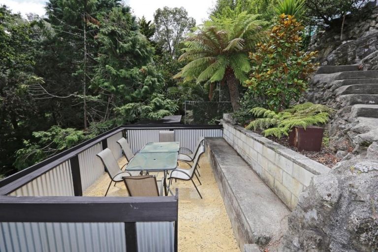 Photo of property in 3 Oliver Road, Hospital Hill, Napier, 4110