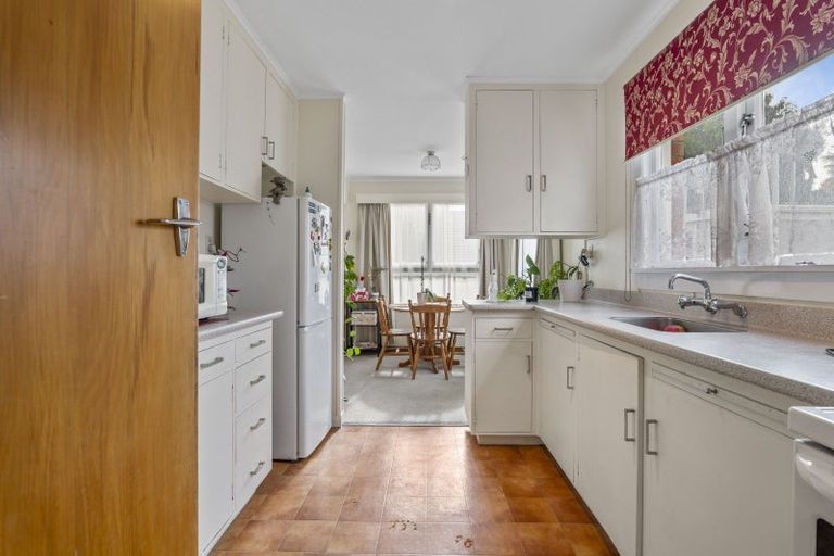 Photo of property in 2/87 Brougham Street, New Plymouth, 4310